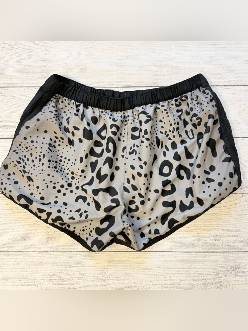 🌾 adidas Women’s Black & Gray Leopard Printed Running Shorts - Picture 3 of 6